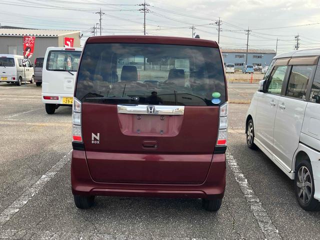 Ｎ－ＢＯＸ Ｇ・Ｌパッケージ　両側スライド・片側電動　スマートキー　アイドリングストップ　電動格納ミラー　ベンチシート　ＣＶＴ　盗難防止システム　ＡＢＳ　ＥＳＣ　衝突安全ボディ　エアコン　パワーステアリング　パワーウィンドウ（7枚目）