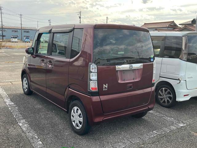 Ｎ－ＢＯＸ Ｇ・Ｌパッケージ　両側スライド・片側電動　スマートキー　アイドリングストップ　電動格納ミラー　ベンチシート　ＣＶＴ　盗難防止システム　ＡＢＳ　ＥＳＣ　衝突安全ボディ　エアコン　パワーステアリング　パワーウィンドウ（9枚目）