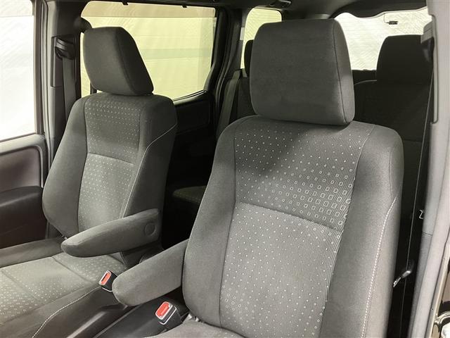 ヴォクシー ハイブリッドV フルセグ メモリーナビ DVD再生 ミュージックプレイヤー接続可 バックカメラ 衝突被害軽減システム ETC ドラレコ 電動スライドドア LEDヘッドランプ 乗車定員7人 3列シート ワンオーナー(22枚目)