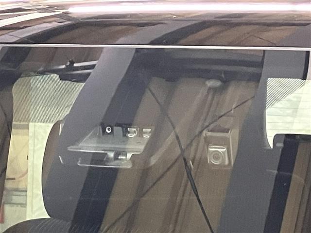 ヴォクシー ZS フルセグ メモリーナビ DVD再生 ミュージックプレイヤー接続可 バックカメラ 衝突被害軽減システム ETC ドラレコ 両側電動スライド LEDヘッドランプ ウオークスルー 乗車定員7人 3列シート(13枚目)