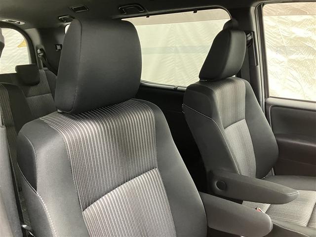 ヴォクシー ZS フルセグ メモリーナビ DVD再生 ミュージックプレイヤー接続可 バックカメラ 衝突被害軽減システム ETC ドラレコ 両側電動スライド LEDヘッドランプ ウオークスルー 乗車定員7人 3列シート(19枚目)