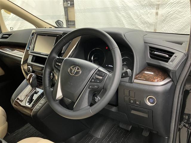 アルファード ２．５Ｘ　フルセグ　ＨＤＤナビ　ＤＶＤ再生　ミュージックプレイヤー接続可　後席モニター　バックカメラ　衝突被害軽減システム　ＥＴＣ　電動スライドドア　ＬＥＤヘッドランプ　乗車定員８人　３列シート　ワンオーナー（18枚目）