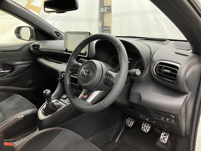 �h���C�o�[�Ɋ��Y�����K�ȑ���t�B�[���������炷�X�e�A�����O�ł��B