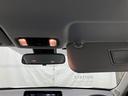 バックミラー・室内のライトで夜でも過ごしやすく！サンバイザーにエチケットミラーが付いてます！