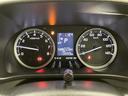 とっても見やすいメーターです。夜間時はラグジュアリーな気分にさせてくれる照明が魅力ですので、夜のドライブも楽しみになりますよ♪