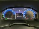 とっても見やすいメーターです。夜間時はラグジュアリーな気分にさせてくれる照明が魅力ですので、夜のドライブも楽しみになりますよ♪