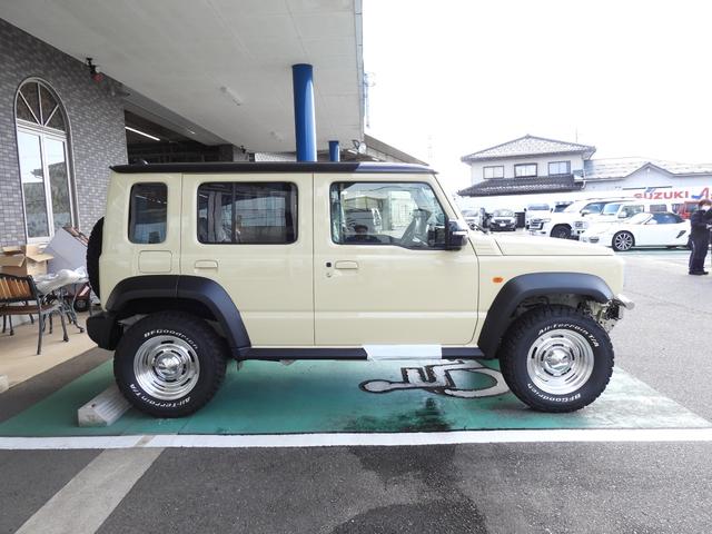 ジムニーノマド ＦＣ　ＵＳクラシック　８インチナビ　バックカメラ　ＥＴＣ　ミラー型前後ドラレコ　ディーンクロスカントリー　ＫＬＣパイプバンパー　サニーフェイスグリル　シートヒーター　ＬＥＤライト　パートタイム４ＷＤ　ＡＣＣ（4枚目）