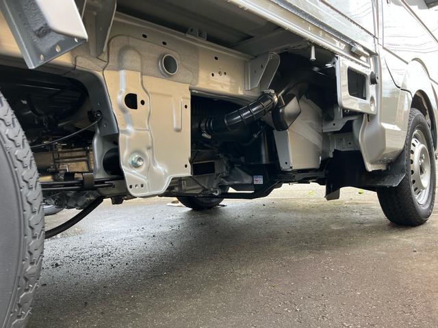 キャリイトラック ＫＣエアコン・パワステ　キーレスエントリー　４ＷＤ　アイドリングストップ　ＥＳＣ　運転席・助手席エアバック　エアコン　パワーステアリング（12枚目）