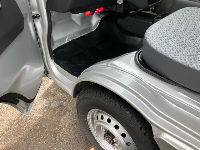 キャリイトラック ＫＣエアコン・パワステ　キーレスエントリー　４ＷＤ　アイドリングストップ　ＥＳＣ　運転席・助手席エアバック　エアコン　パワーステアリング（22枚目）