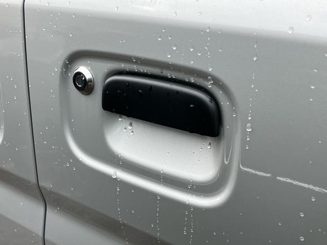 エブリイ ＰＡリミテッド　キーレスエントリー　４ＷＤ　オートライト　クリアランスソナー　オートマチックハイビーム　運転席・助手席エアバック　ＡＢＳ　ＥＳＣ　盗難防止システム　衝突安全ボディ　衝突被害軽減システム（7枚目）