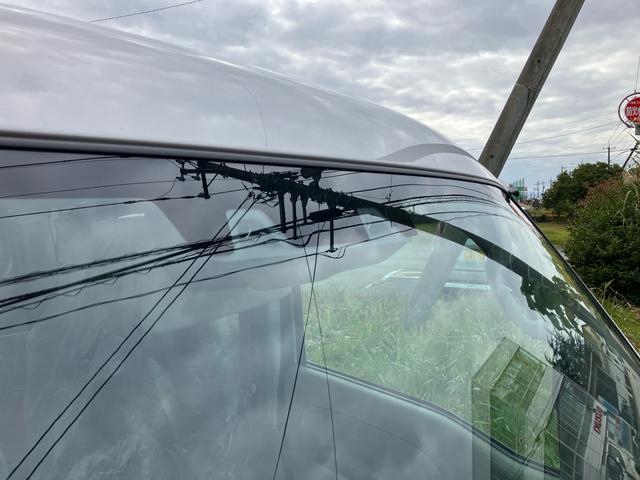 エブリイ ＰＡリミテッド　キーレスエントリー　４ＷＤ　オートライト　クリアランスソナー　オートマチックハイビーム　運転席・助手席エアバック　ＡＢＳ　ＥＳＣ　盗難防止システム　衝突安全ボディ　衝突被害軽減システム（11枚目）