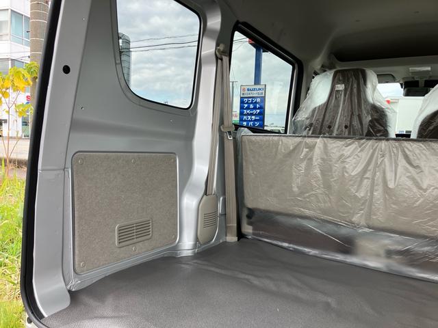 エブリイ ＰＡリミテッド　キーレスエントリー　４ＷＤ　オートライト　クリアランスソナー　オートマチックハイビーム　運転席・助手席エアバック　ＡＢＳ　ＥＳＣ　盗難防止システム　衝突安全ボディ　衝突被害軽減システム（16枚目）