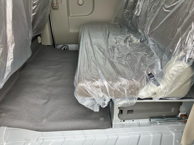 エブリイ ＰＡリミテッド　キーレスエントリー　４ＷＤ　オートライト　クリアランスソナー　オートマチックハイビーム　運転席・助手席エアバック　ＡＢＳ　ＥＳＣ　盗難防止システム　衝突安全ボディ　衝突被害軽減システム（21枚目）