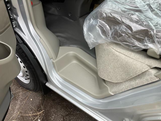 エブリイ ＰＡリミテッド　キーレスエントリー　４ＷＤ　オートライト　クリアランスソナー　オートマチックハイビーム　運転席・助手席エアバック　ＡＢＳ　ＥＳＣ　盗難防止システム　衝突安全ボディ　衝突被害軽減システム（26枚目）