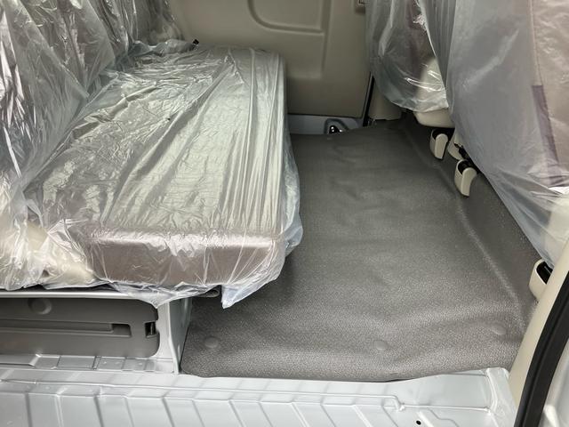 エブリイ ＰＡリミテッド　キーレスエントリー　４ＷＤ　オートライト　クリアランスソナー　オートマチックハイビーム　運転席・助手席エアバック　ＡＢＳ　ＥＳＣ　盗難防止システム　衝突安全ボディ　衝突被害軽減システム（29枚目）