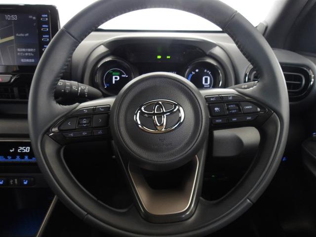 ヤリス ハイブリッドＺ　４ＷＤ　ＤＶＤ再生　ミュージックプレイヤー接続可　バックカメラ　衝突被害軽減システム　ＥＴＣ　ドラレコ　ＬＥＤヘッドランプ（9枚目）