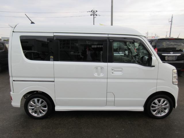 エブリイワゴン ＰＺターボ　４ＷＤ　ハイルーフ　衝突軽減ブレーキ　左側電動スライド　プッシュスタート　ディスチャージ　シートヒーター　オートエアコン　純正アルミ　ＣＤ　Ｆフォグ（9枚目）