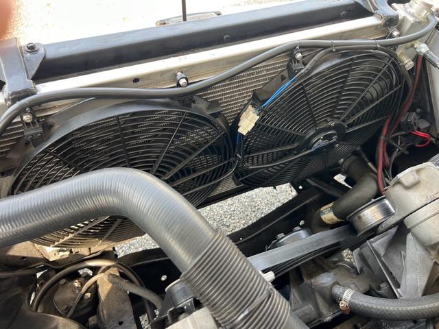 シボレーＣ－１０ ベースグレード　ショートベッド　ＴＨ７００　４スピードＡＴ　フルデュアルステンレスマフラー　エアコン　フロントディスク　フロント足回りリニューアル　社外２０インチアルミ　ＥＴＣ　前後バンパーアリ（24枚目）