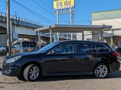 店舗から離れた駐車場で保管している車両もございます。ご来店の際は事前にご一報頂けますとお待たせする事が無くよろしいかと思いますので、お願い申し上げます。 6