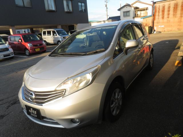 ノート Ｘ　ＤＩＧ－Ｓ　純正ナビＴＶ　スマートキーレス　プッシュスタート　ＥＴＣ　バックカメラ　電動格納ミラー　パワーステアリング　パワーウィンドウ　エアコン　両席エアバッグ（11枚目）