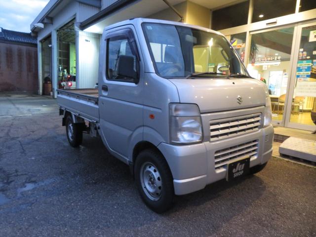 キャリイトラック ＫＣエアコン・パワステ　運転席エアバッグ　ラジオ　フロアマット　ドアバイザー　エアコン　パワステ　４ＷＤ　３方開　トラック　５速マニュアル　荷台マット　荷台ゲートチェーン（2枚目）