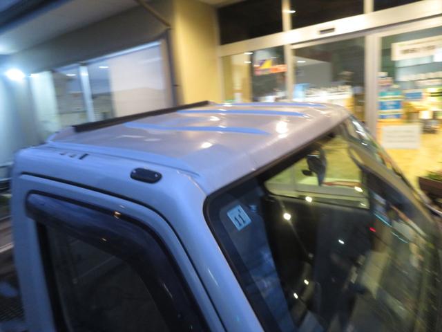 キャリイトラック ＫＣエアコン・パワステ　運転席エアバッグ　ラジオ　フロアマット　ドアバイザー　エアコン　パワステ　４ＷＤ　３方開　トラック　５速マニュアル　荷台マット　荷台ゲートチェーン（12枚目）