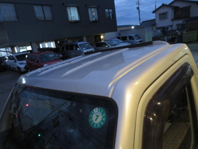 キャリイトラック ＫＣエアコン・パワステ　運転席エアバッグ　ラジオ　フロアマット　ドアバイザー　エアコン　パワステ　４ＷＤ　３方開　トラック　５速マニュアル　荷台マット　荷台ゲートチェーン（15枚目）