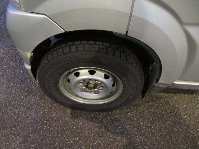 キャリイトラック ＫＣエアコン・パワステ　運転席エアバッグ　ラジオ　フロアマット　ドアバイザー　エアコン　パワステ　４ＷＤ　３方開　トラック　５速マニュアル　荷台マット　荷台ゲートチェーン（30枚目）