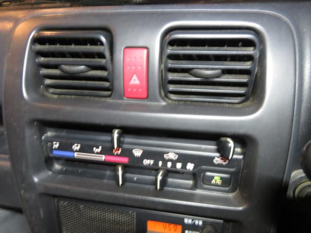 キャリイトラック ＫＣエアコン・パワステ　運転席エアバッグ　ラジオ　フロアマット　ドアバイザー　エアコン　パワステ　４ＷＤ　３方開　トラック　５速マニュアル　荷台マット　荷台ゲートチェーン（36枚目）