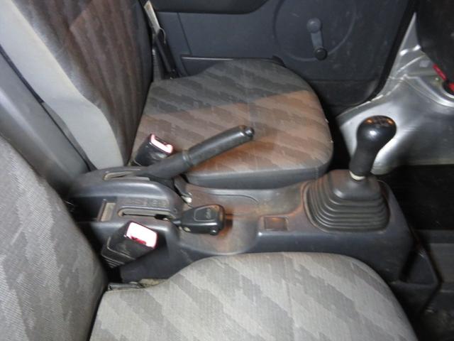 キャリイトラック ＫＣエアコン・パワステ　運転席エアバッグ　ラジオ　フロアマット　ドアバイザー　エアコン　パワステ　４ＷＤ　３方開　トラック　５速マニュアル　荷台マット　荷台ゲートチェーン（39枚目）