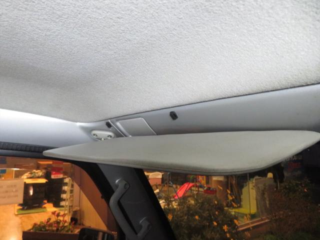 キャリイトラック ＫＣエアコン・パワステ　運転席エアバッグ　ラジオ　フロアマット　ドアバイザー　エアコン　パワステ　４ＷＤ　３方開　トラック　５速マニュアル　荷台マット　荷台ゲートチェーン（45枚目）