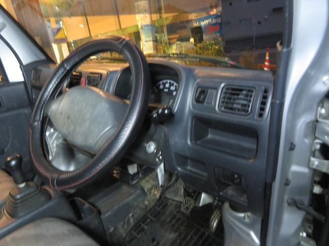 キャリイトラック ＫＣエアコン・パワステ　運転席エアバッグ　ラジオ　フロアマット　ドアバイザー　エアコン　パワステ　４ＷＤ　３方開　トラック　５速マニュアル　荷台マット　荷台ゲートチェーン（46枚目）