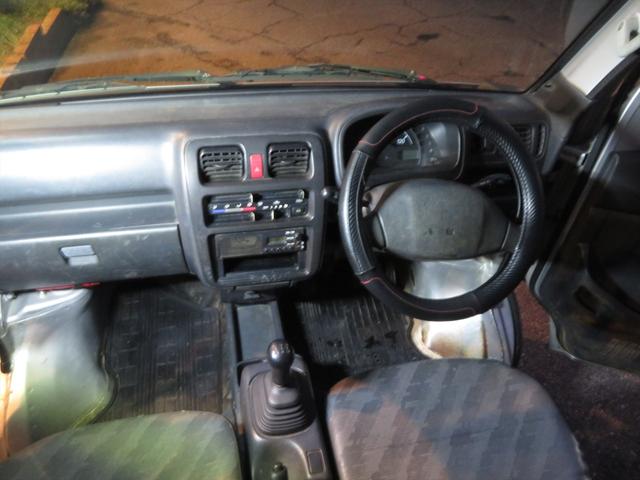 キャリイトラック ＫＣエアコン・パワステ　運転席エアバッグ　ラジオ　フロアマット　ドアバイザー　エアコン　パワステ　４ＷＤ　３方開　トラック　５速マニュアル　荷台マット　荷台ゲートチェーン（48枚目）