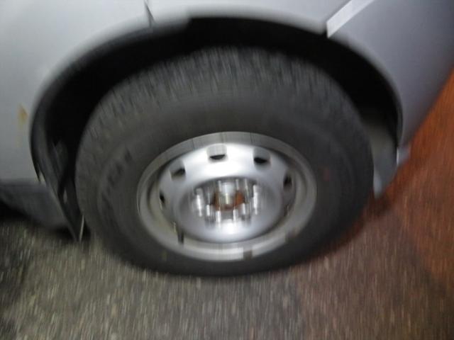 キャリイトラック ＫＣエアコン・パワステ　運転席エアバッグ　ラジオ　フロアマット　ドアバイザー　エアコン　パワステ　４ＷＤ　３方開　トラック　５速マニュアル　荷台マット　荷台ゲートチェーン（59枚目）