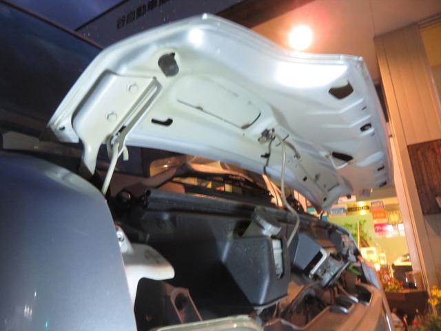 キャリイトラック ＫＣエアコン・パワステ　運転席エアバッグ　ラジオ　フロアマット　ドアバイザー　エアコン　パワステ　４ＷＤ　３方開　トラック　５速マニュアル　荷台マット　荷台ゲートチェーン（64枚目）