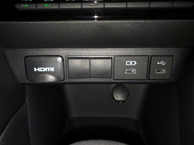 ヤリス ハイブリッドＵ　サポカーＳ　クルーズコントロール　ＥＴＣ　メディアプレイヤー接続　バックモニター　車線逸脱警報　横滑り防止装置　モケットシート　先進ライト　パワーウィンドウ　パワーステアリング　スマートキー（14枚目）