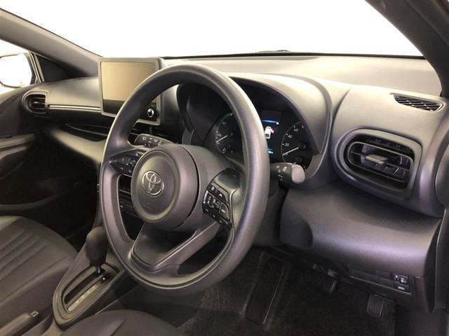 ヤリス ハイブリッドＵ　サポカーＳ　クルーズコントロール　ＥＴＣ　メディアプレイヤー接続　バックモニター　車線逸脱警報　横滑り防止装置　モケットシート　先進ライト　パワーウィンドウ　パワーステアリング　スマートキー（20枚目）