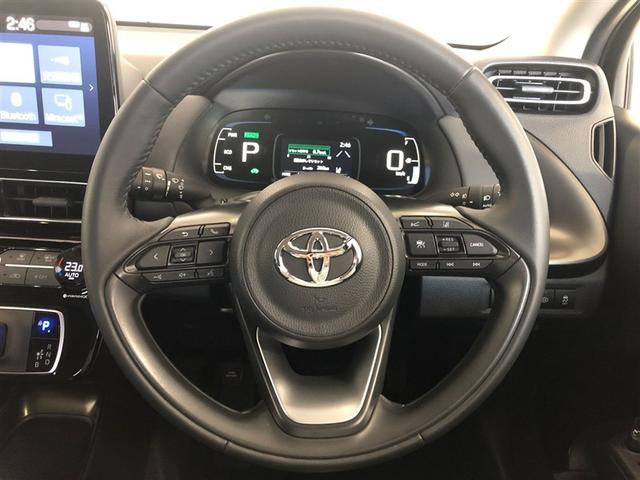 アクア Z サポカーS クルーズコントロール パノラミックビューモニター ブラインドスポットモニター 電源コンセント メディアプレイヤー接続 バックモニター 車線逸脱警報 横滑り防止装置 純正アルミ スマートキー(3枚目)