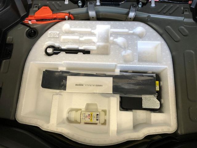 アクア Z サポカーS クルーズコントロール パノラミックビューモニター ブラインドスポットモニター 電源コンセント メディアプレイヤー接続 バックモニター 車線逸脱警報 横滑り防止装置 純正アルミ スマートキー(32枚目)