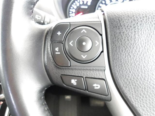 ステアリングスイッチでインフォメーションディスプレイの表示内容を切り替えることができます。