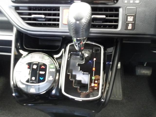 インパネシフトで足元の空間も広く使えます。