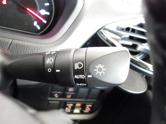 オートライト機能装備です！車外の明るさに応じて、自動的にライトの点灯・消灯をしてくれます♪