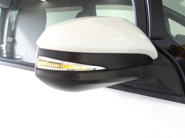 ターンランプ付きミラーは対向車、歩行者からの視認性ＵＰで安全性が高まります。スタイリッシュなデザインで人気な装備です。