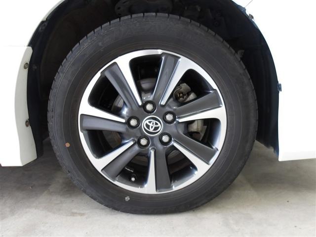 高級感と走りを引き立てる、純正アルミホイールです。