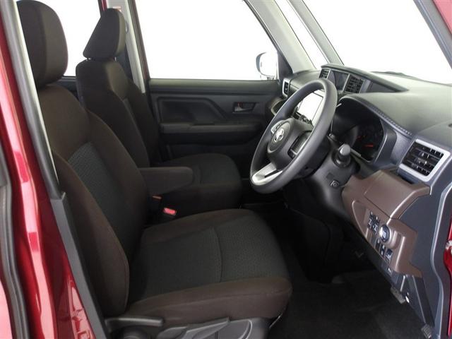 厚みがあって、座り心地が良いソファーのようなシート。運転席も助手席もリラックスしてゆったり座れます。