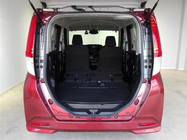 リアシートを倒すと大容量のラゲージスペースに！普段の買い物はもちろん、旅行やアウトドアにも大活躍です。