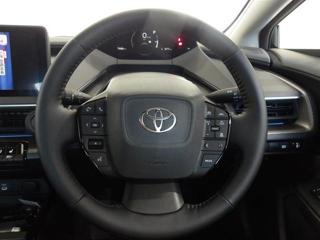 プリウス Ｚ　サポカーＳ　ブラインドスポットモニター　パノラミックビューモニター　クルーズコントロール　電源コンセント　両席シートヒーター　パワーシート　合成皮革シート　メディアプレイヤー接続　バックモニター（4枚目）