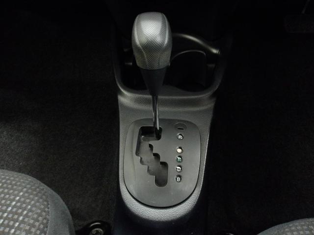 ヴィッツ ハイブリッドＦ　ワンセグ　ＨＤＤナビ　ＤＶＤ再生　ミュージックプレイヤー接続可　バックカメラ　衝突被害軽減システム　ＥＴＣ（12枚目）