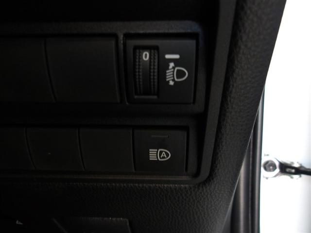 ヤリスクロス ハイブリッドＺ　サポカーＳ　クルーズコントロール　前後ドライブレコーダー　ＥＴＣ　ブラインドスポットモニター　両席シートヒーター　リアスポイラー　メディアプレイヤー接続　バックモニター　純正アルミ（18枚目）