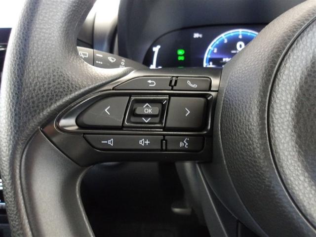 ヤリス G サポカーS ETC 前後ドライブレコーダー メディアプレイヤー接続 バックモニター モケットシート フルセグ 車線逸脱警報 横滑り防止装置 パワーウィンドウ 先進ライト スマートキー(6枚目)